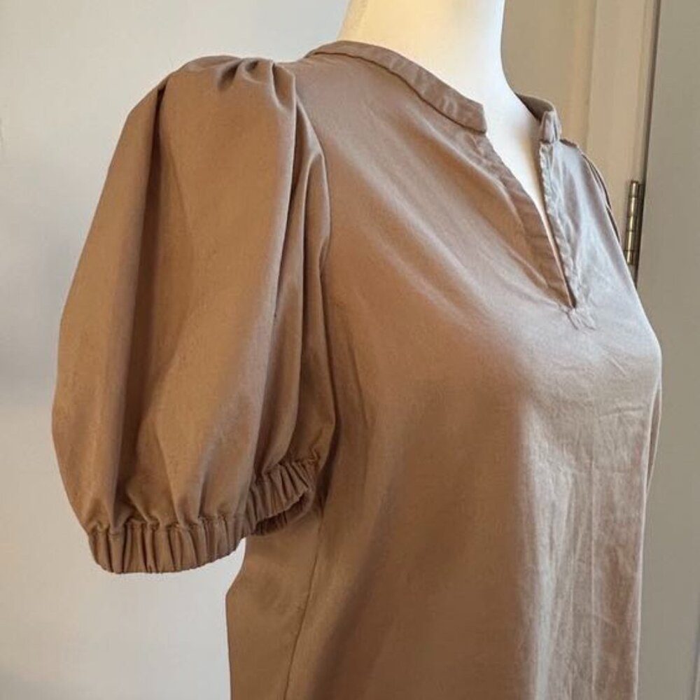 Banana Republic Puff Sleeve Blouse in Warm Taupe – US XS (Petite)